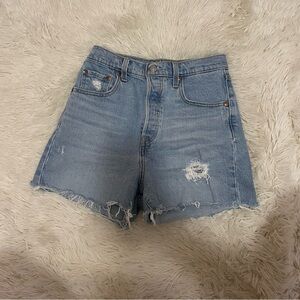 Levi’s Ribcage Shorts